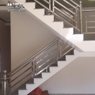 CẦU THANG INOX 04