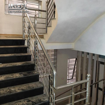 CẦU THANG INOX 04