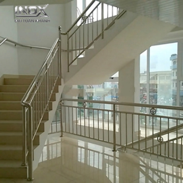 CẦU THANG INOX 05